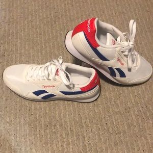 Women’s Reebok Classic Lace-Up Sneakers-Jogger style
EUC Style Size 7 1/2 No box